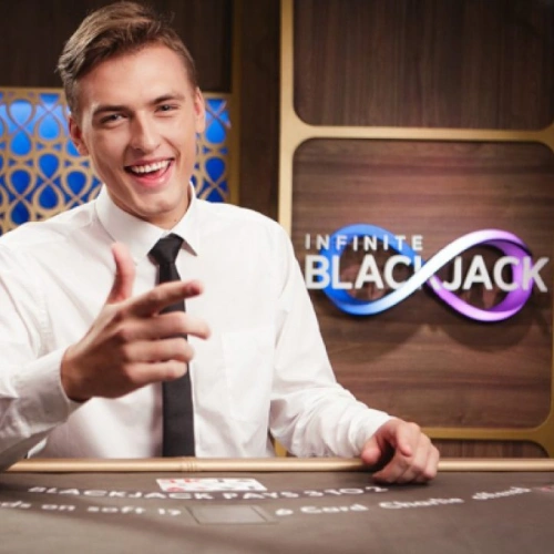 Obtenha ganhos extras no jogo de cassino ao vivo Infinite Blackjack da Bet7.